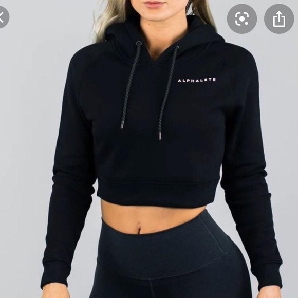 Alphalete Tops - Alphalete black crop hoodie